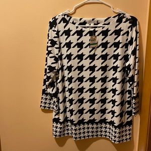 BNWT Charter Club Button-Shoulder Houndstooth Top